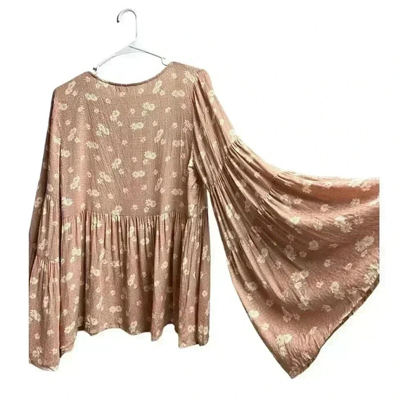 Alter'd State Flared Sleeve Floral Blouse Boho Style Women's Size Medium - Picture 8 of 8